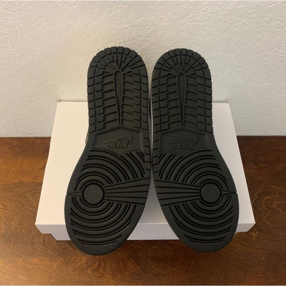 Nike Wmns Air Jordan 1 Mid 'Light Smoke Grey' BQ6472-015 Women's Size 9 - Picture 5 of 7